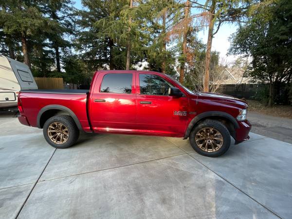 2015 RAM 1500 Express 4x4 Quad Cab 140 in. WB Automatic — photo 4