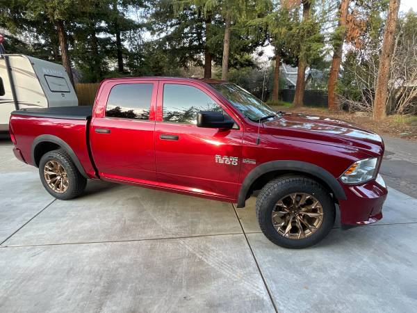 2015 RAM 1500 Express 4x4 Quad Cab 140 in. WB Automatic — photo 1