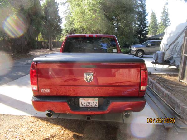 2015 RAM 1500 Express 4x4 Quad Cab 140 in. WB Automatic — photo 11