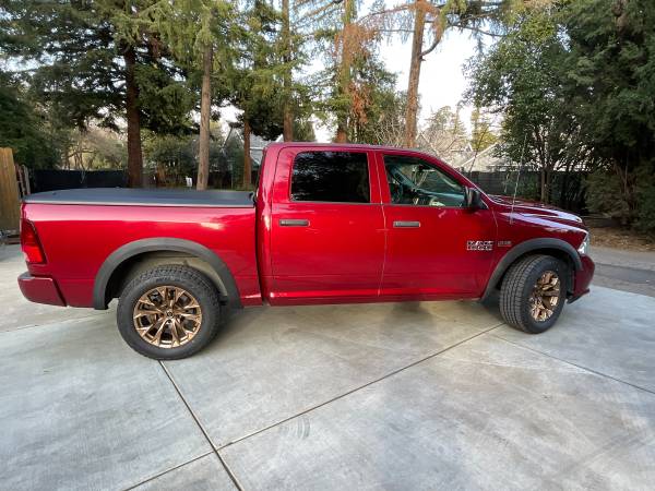 2015 RAM 1500 Express 4x4 Quad Cab 140 in. WB Automatic — photo 6