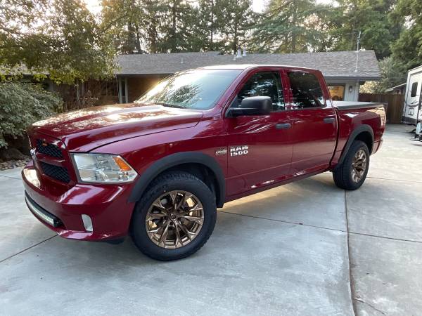 2015 RAM 1500 Express 4x4 Quad Cab 140 in. WB Automatic — photo 5
