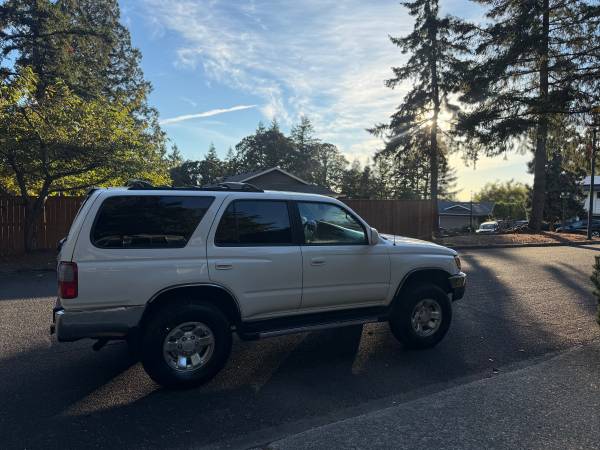 2000 Toyota 4runner SR5 V6 4dr 4x2 Automatic — photo 6