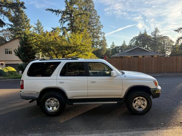2000 Toyota 4runner SR5 V6 4dr 4x2 Automatic — photo 5