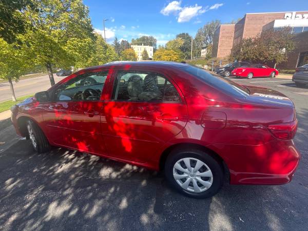 2009 Toyota Corolla LE 4dr Sedan Automatic — photo 2