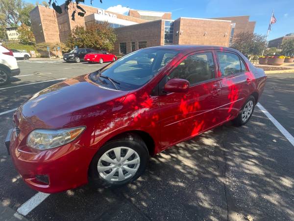 2009 Toyota Corolla LE 4dr Sedan Automatic — photo 1
