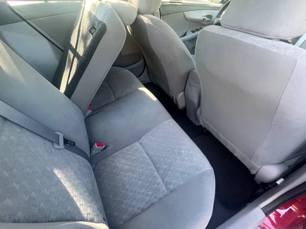 2009 Toyota Corolla LE 4dr Sedan Automatic — photo 6