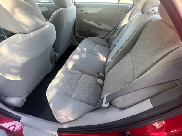2009 Toyota Corolla LE 4dr Sedan Automatic — photo 7