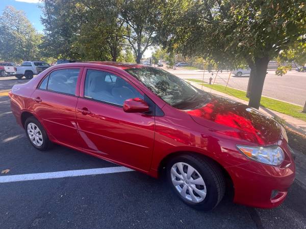 2009 Toyota Corolla LE 4dr Sedan Automatic — photo 4