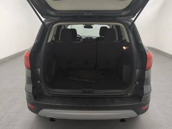 2017 Ford Escape SE 4dr Front-wheel Drive Automatic — photo 9