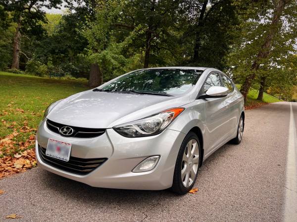 2013 Hyundai Elantra SE 2dr Coupe Manual — photo 2