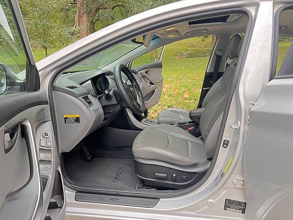 2013 Hyundai Elantra SE 2dr Coupe Manual — photo 12