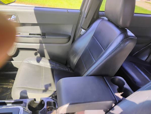 2011 Ford Escape Limited 4dr Front-wheel Drive Automatic — photo 7