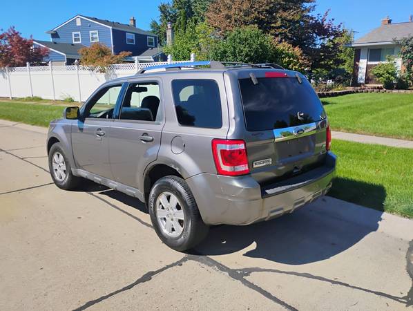 2011 Ford Escape Limited 4dr Front-wheel Drive Automatic — photo 4