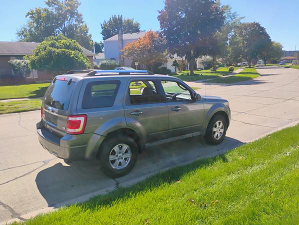2011 Ford Escape Limited 4dr Front-wheel Drive Automatic — photo 3