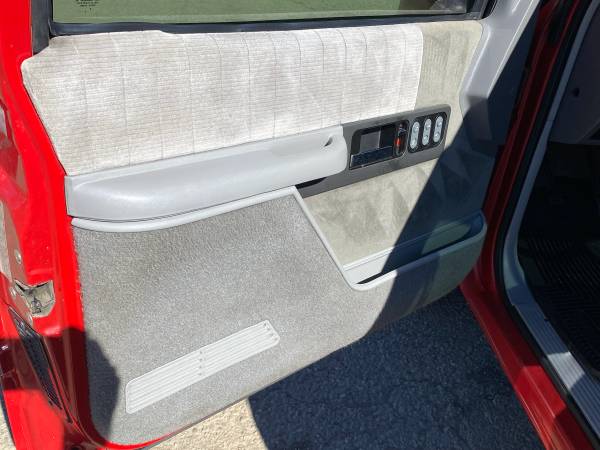 1992 Chevrolet Chevy VAN G20 3dr Cargo Van — photo 12