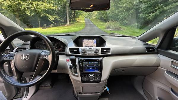 2014 Honda Odyssey EX-L Passenger Van Automatic — photo 9