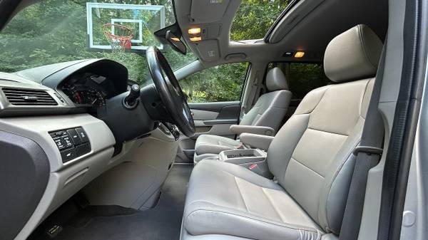 2014 Honda Odyssey EX-L Passenger Van Automatic — photo 6