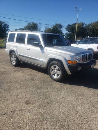 2007 Jeep Commander Sport — photo 2