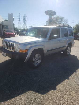 2007 Jeep Commander Sport — photo 1