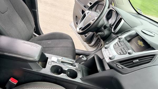 2017 Chevrolet Equinox LT Front-wheel Drive Automatic — photo 11