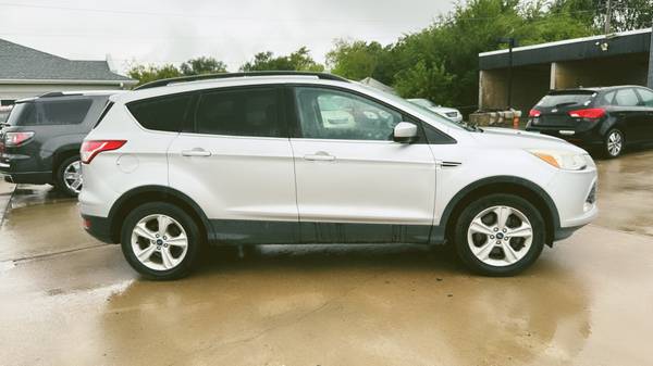 2016 Ford Escape SE 4dr 4x4 Automatic — photo 7