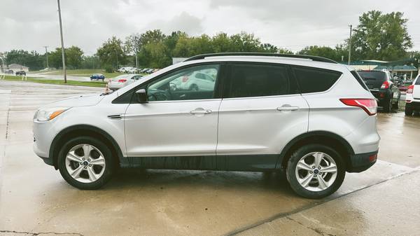 2016 Ford Escape SE 4dr 4x4 Automatic — photo 6