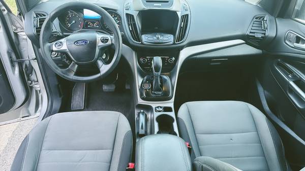 2016 Ford Escape SE 4dr 4x4 Automatic — photo 10