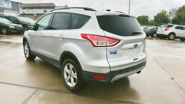 2016 Ford Escape SE 4dr 4x4 Automatic — photo 5