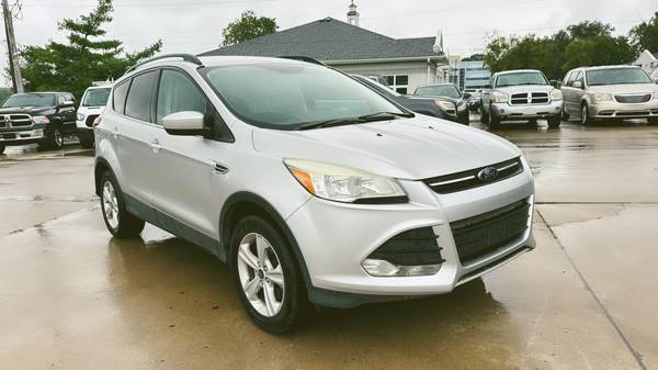 2016 Ford Escape SE 4dr 4x4 Automatic — photo 3