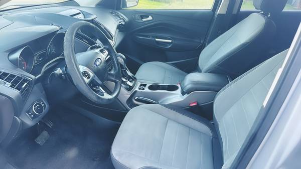 2016 Ford Escape SE 4dr 4x4 Automatic — photo 9
