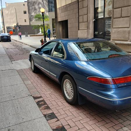 1993 Lincoln Mark Viii Base 2dr Coupe — photo 4