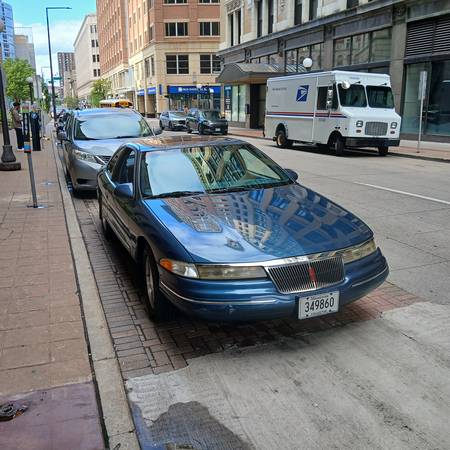 1993 Lincoln Mark Viii Base 2dr Coupe — photo 1