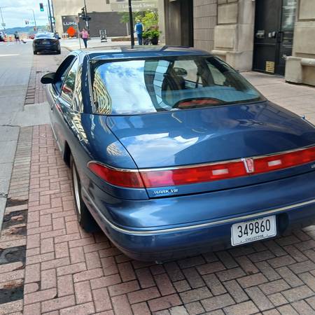 1993 Lincoln Mark Viii Base 2dr Coupe — photo 3