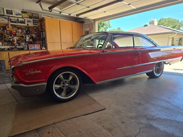 1960 Ford Starliner — photo 1