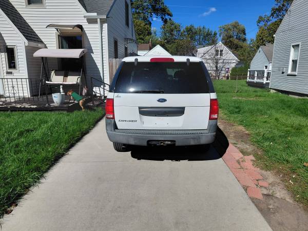2004 Ford Explorer XLS 4dr 4x2 Automatic — photo 3