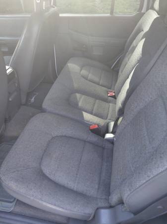 2004 Ford Explorer XLS 4dr 4x2 Automatic — photo 7