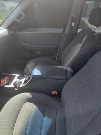 2004 Ford Explorer XLS 4dr 4x2 Automatic — photo 6