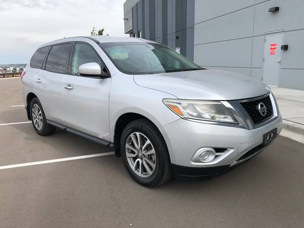 2013 Nissan Pathfinder S 4dr 4x4 CVT — photo 1