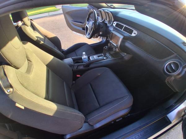 2015 Chevrolet Camaro 1LT 2dr Coupe Manual — photo 9