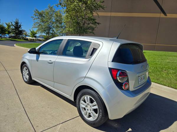 2014 Chevrolet Sonic LT Manual 4dr Hatchback Manual — photo 3