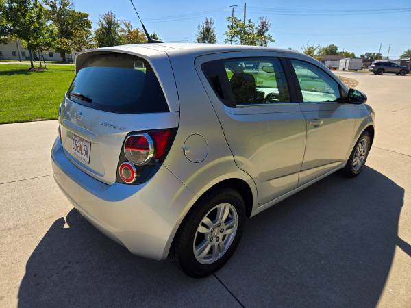 2014 Chevrolet Sonic LT Manual 4dr Hatchback Manual — photo 5