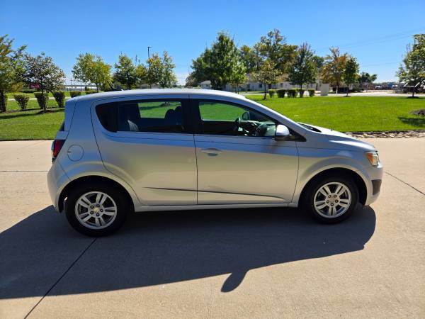 2014 Chevrolet Sonic LT Manual 4dr Hatchback Manual — photo 6
