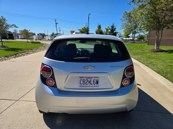 2014 Chevrolet Sonic LT Manual 4dr Hatchback Manual — photo 4