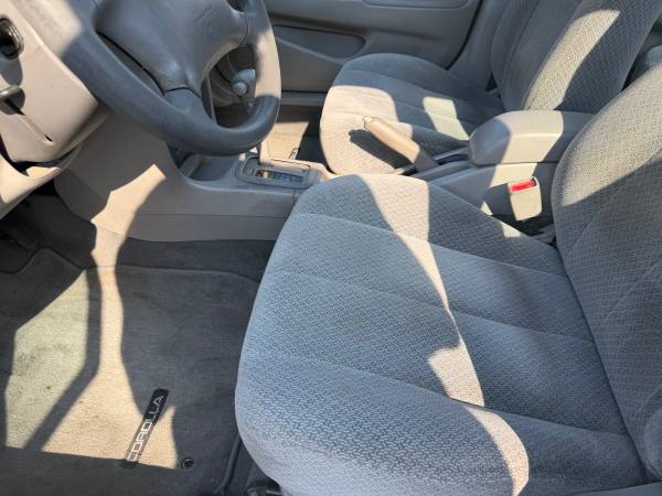 2000 Toyota Corolla LE 4dr Sedan Manual — photo 7