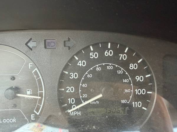 2000 Toyota Corolla LE 4dr Sedan Manual — photo 4