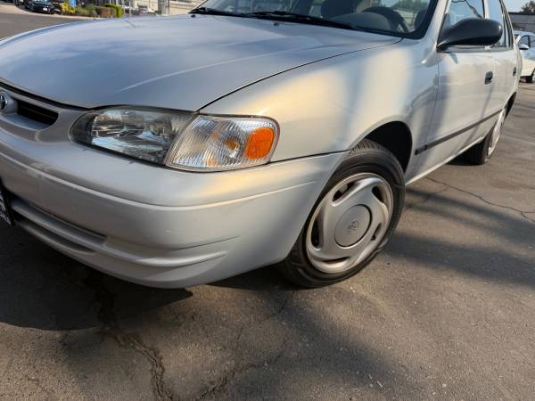 2000 Toyota Corolla LE 4dr Sedan Manual — photo 3