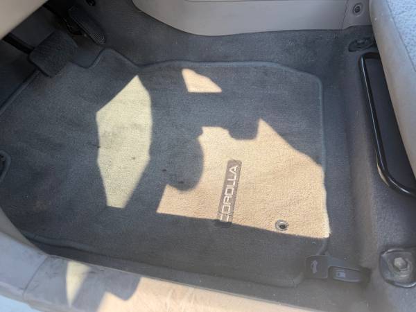 2000 Toyota Corolla LE 4dr Sedan Manual — photo 5