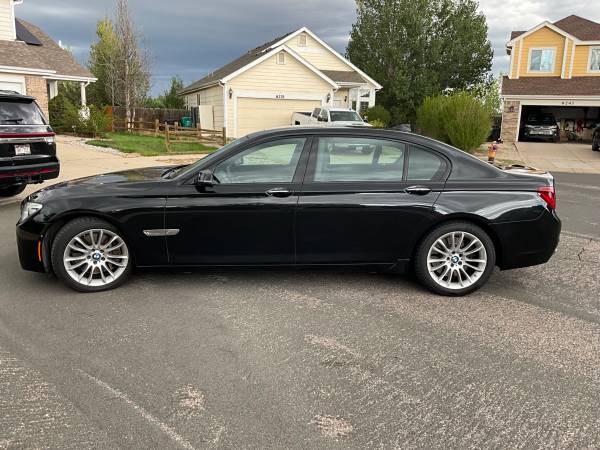 2015 BMW 750 i xDrive — photo 2