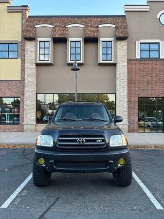 2004 Toyota Sequoia SR5 V8 4x4 Automatic — photo 2