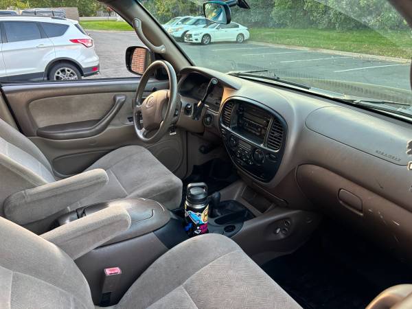 2004 Toyota Sequoia SR5 V8 4x4 Automatic — photo 12